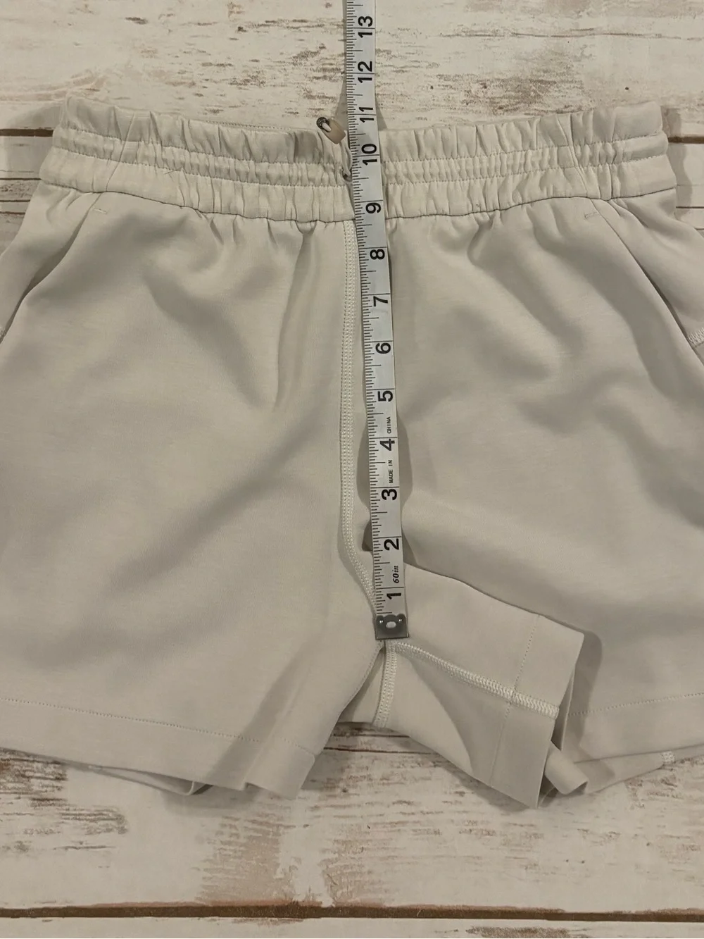 Lululemon Women’s Softstreme High-Rise Short 3.5